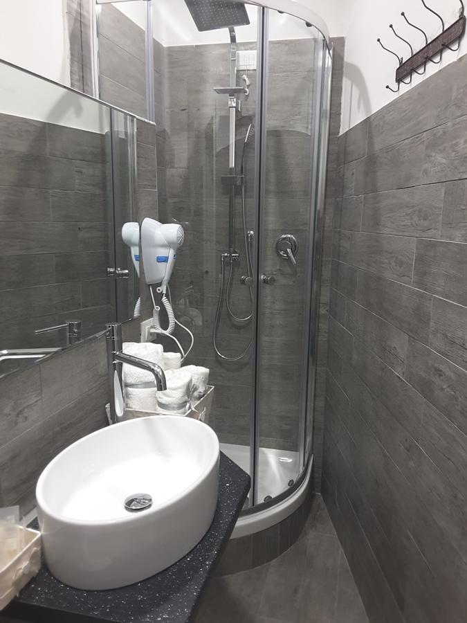 B&B Abatjour - Ambiente Sanificato - Test Antilegionella Assolto Foggia Dış mekan fotoğraf