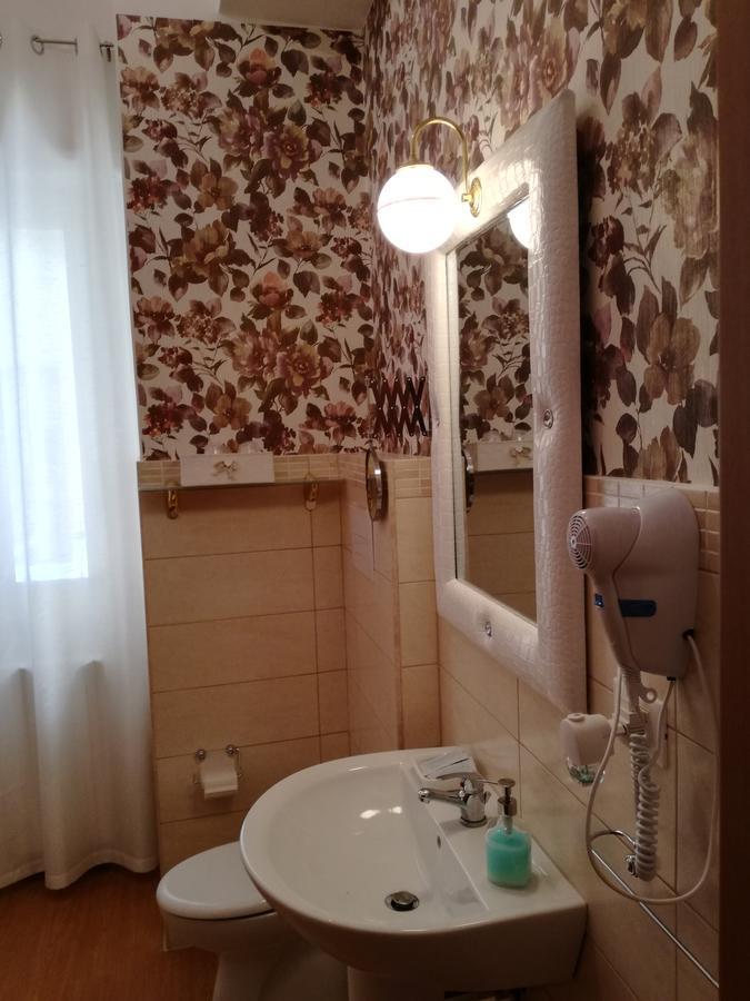 B&B Abatjour - Ambiente Sanificato - Test Antilegionella Assolto Foggia Dış mekan fotoğraf