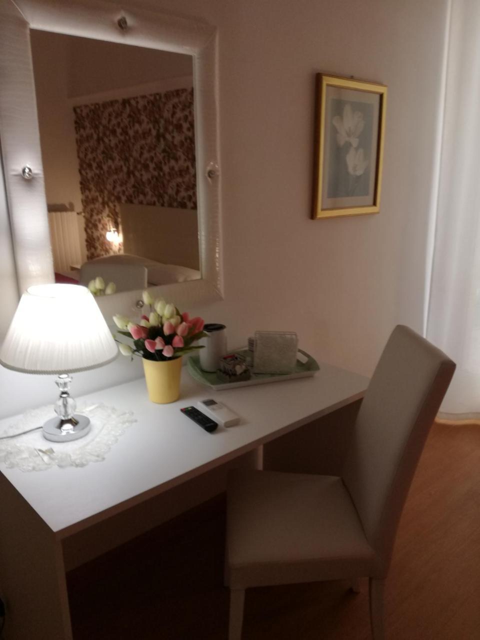 B&B Abatjour - Ambiente Sanificato - Test Antilegionella Assolto Foggia Dış mekan fotoğraf