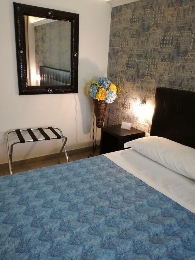B&B Abatjour - Ambiente Sanificato - Test Antilegionella Assolto Foggia Dış mekan fotoğraf