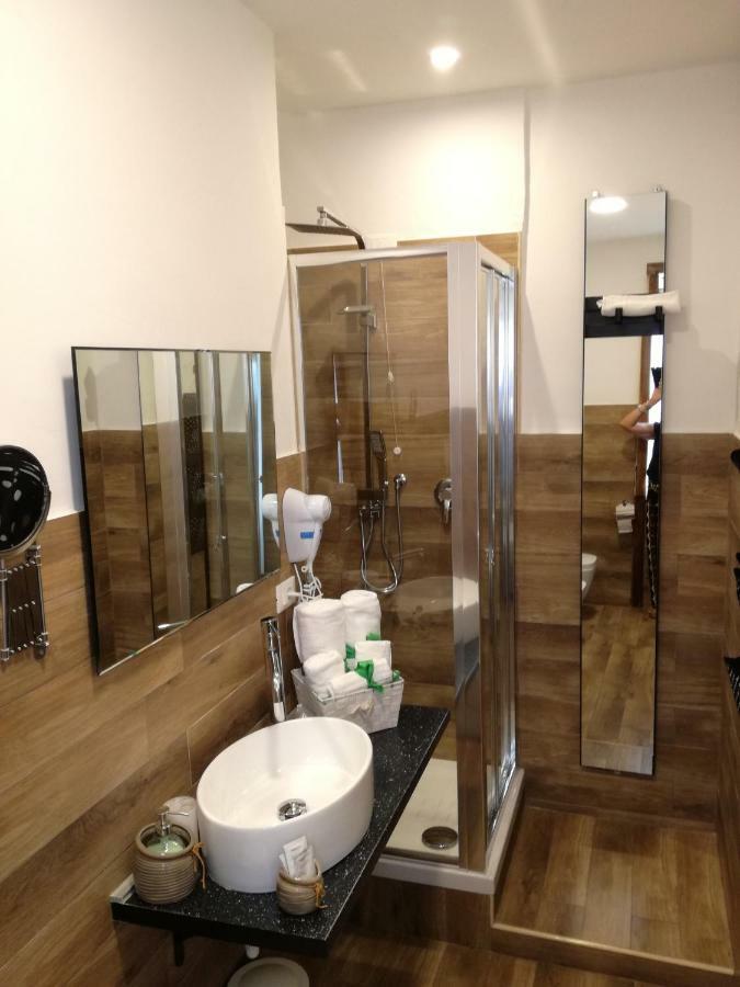 B&B Abatjour - Ambiente Sanificato - Test Antilegionella Assolto Foggia Dış mekan fotoğraf