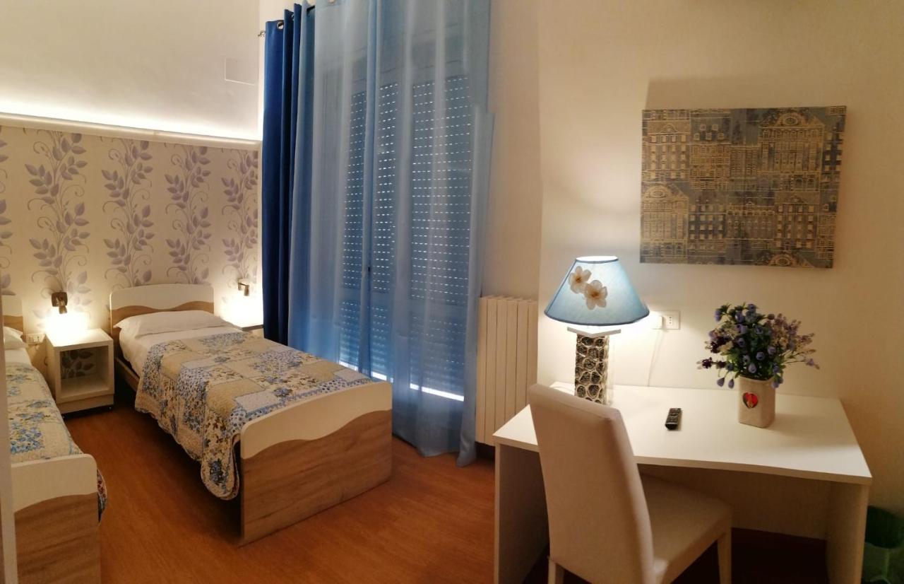 B&B Abatjour - Ambiente Sanificato - Test Antilegionella Assolto Foggia Dış mekan fotoğraf